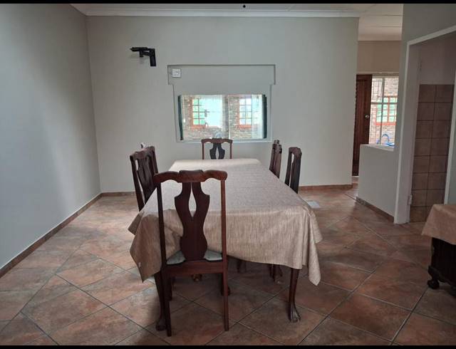 5 BEDROOM PROPERTY TO RENT IN MEYERVILLE